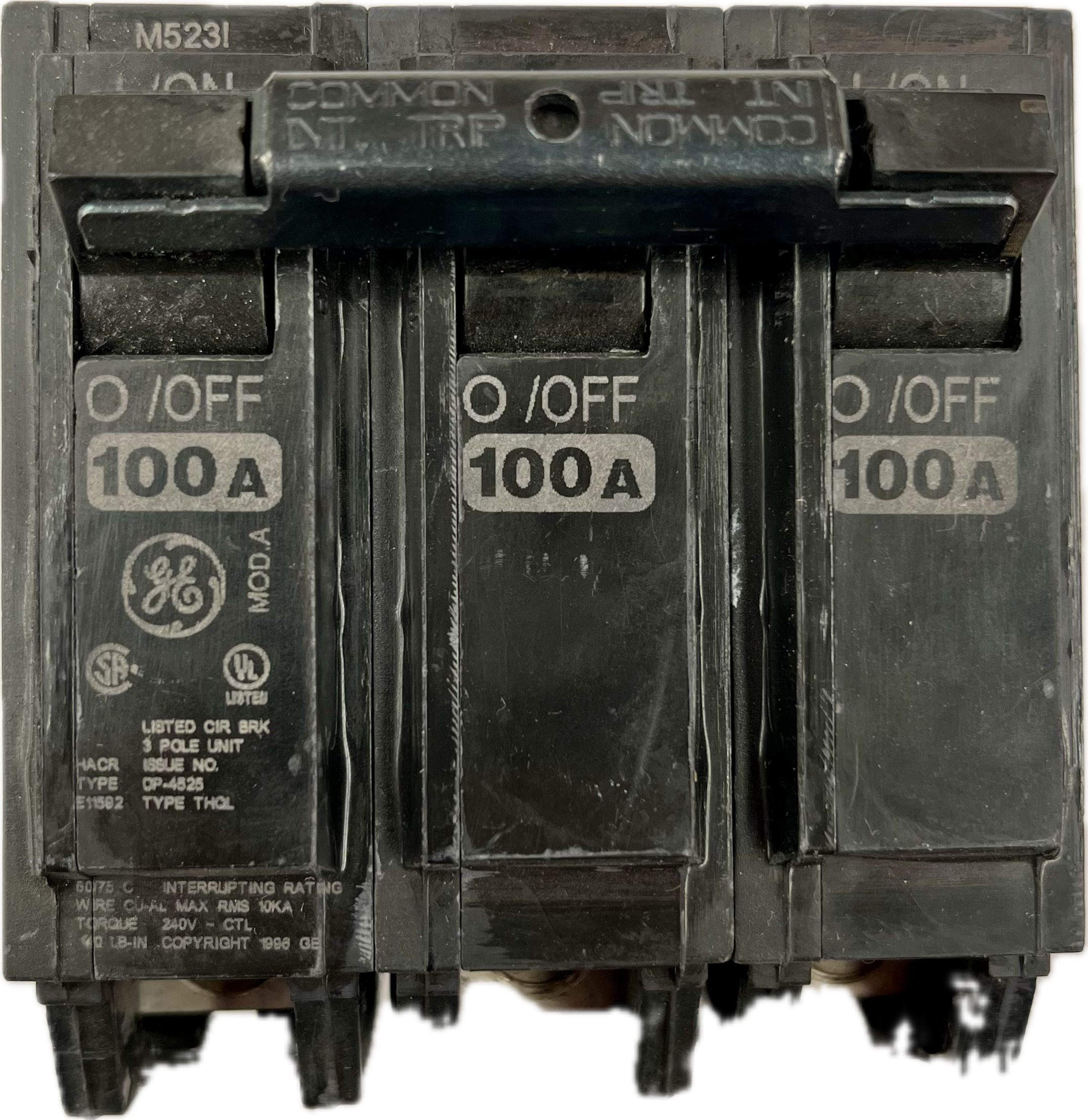 Featured image for “THQL 32100 Interruptor 3P 100A GE”